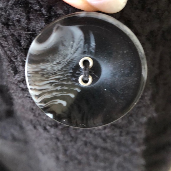 ——> Single Button Collared Sweater<—— - Picture 2 of 5